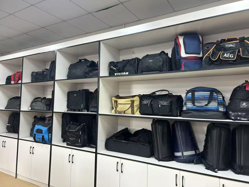 Sanying Bags factory showroom and workshop in Dongguan